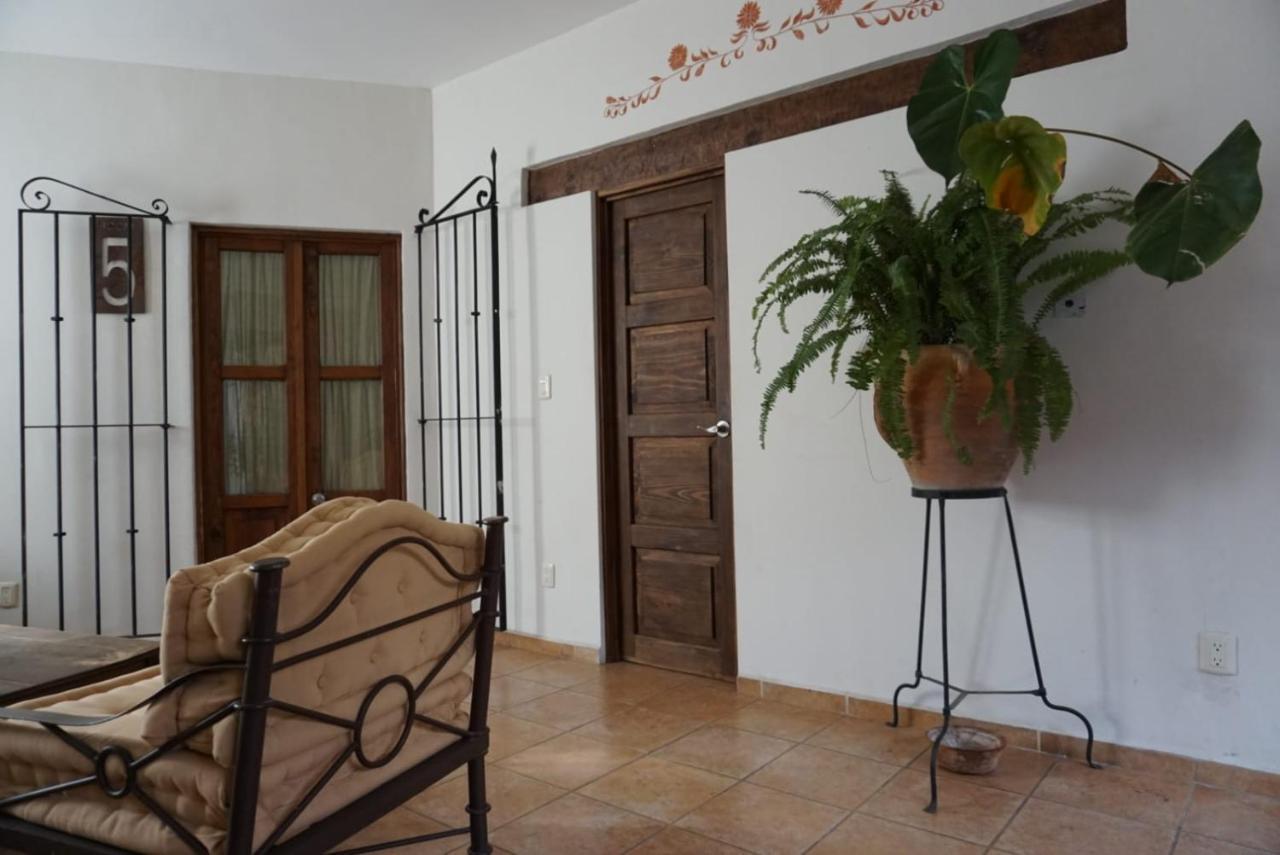 Alojamiento Jalatlaco - Car Rental! Estacionamiento En La Calle Sujeto A Disponibilidad Oaxaca Ngoại thất bức ảnh